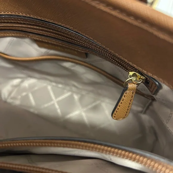 Michael Kors Jet Set Pocket Tote medium multifunction - Picture 7 of 7